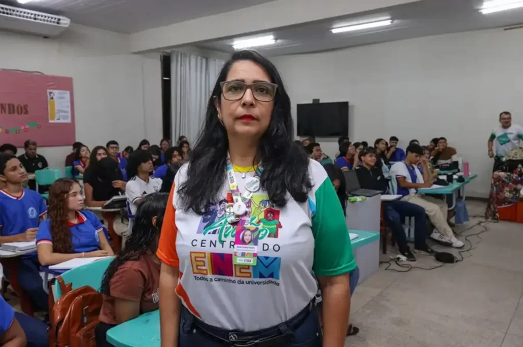 Maria Cláudia, gerente do Núcleo de Ensino Médio e Coordenadora da Central do Enem