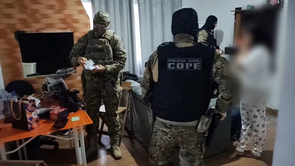 Com base em meses de investigação, análise técnica e robusto conjunto probatório, a Polícia Civil concluiu que a FTA mantinha uma das maiores e mais estruturadas redes de crime