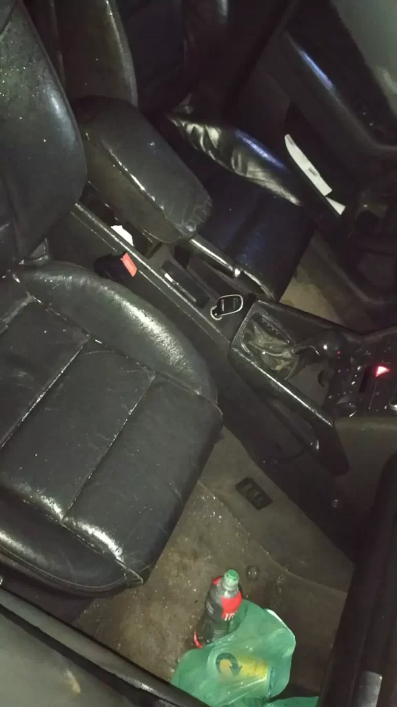 A polícia encontrou cerveja e energético dentro do carro