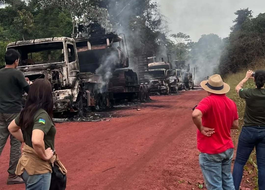 Ibama destrói maquinários após denúncia de garimpo ilegal na Estação Ecológica do Jari