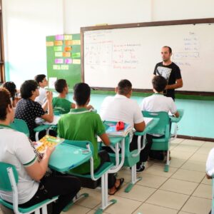 Professores: salário inicial e final do Amapá está entre os dez melhores no Brasil, diz estudo