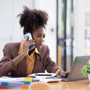Participação feminina cresce no mercado formal do Amapá, mas desigualdade salarial persiste
