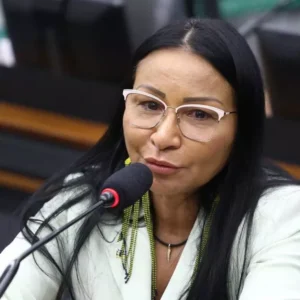 TSE decide pela cassação de Silvia Waiãpi por gasto de recursos de campanha com harmonização facial