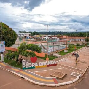 Prefeitura que gastou mais de R$ 700 mil em shows parcela dívidas de luz e água para evitar cortes