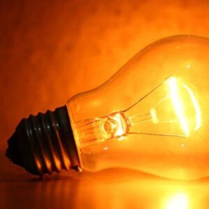 Conta de luz terá custo extra em maio com acionamento da bandeira amarela