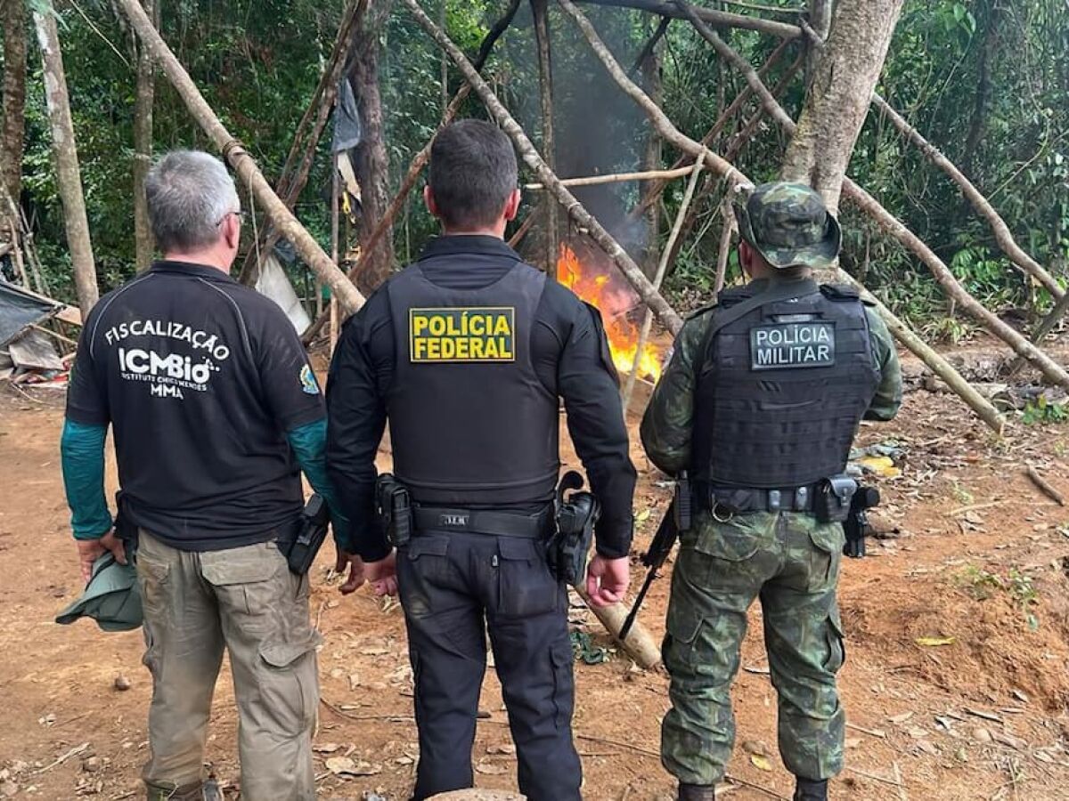 Garimpo: PF inutiliza escavadeiras, motores, quadriciclos, tratores, geradores e acampamentos clandestinos
