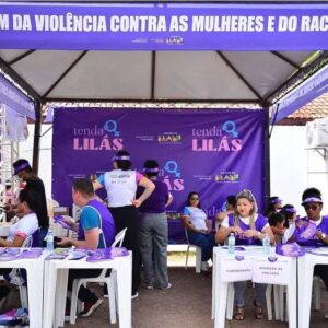 Tenda Lilás leva acolhimento, escuta e informação sobre direitos das mulheres ao Amapá