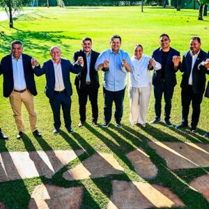 Davi Alcolumbre reúne prefeitos do Amapá para discutir investimentos