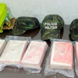 PM apreende 5 kg de cocaína escondidos em caminhão durante fiscalização em Santana
