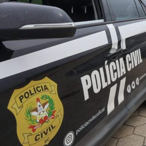 Mulher condenada por tráfico no Amapá é presa ao entrar em delegacia de SC