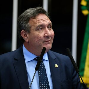 Lucas Barreto é o único senador do Amapá a apoiar PEC que reduz direitos trabalhistas