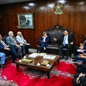 Davi reafirma compromisso com a PEC que trata do fim da escala 6×1