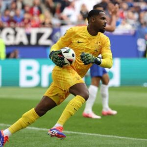 Da Amazônia para a Copa do Mundo: goleiro da França nasceu em Caiena, a menos de 200 km do Amapá