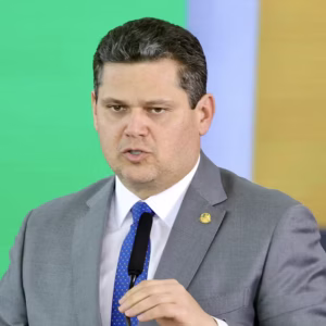 Davi prorroga vigência de MP que zerou a ‘taxa das blusinhas’