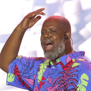 Péricles é atração desta sexta-feira no Macapá Verão e promete noite de muito samba e pagode