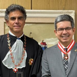 Randolfe recebe Comenda Grande Oficial da Justiça do Trabalho