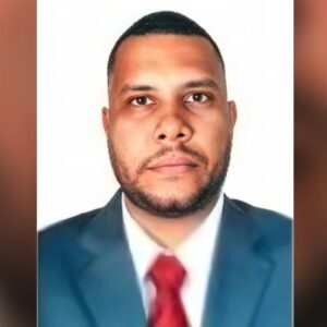 Justiça retira tornozeleira, mas mantém advogado afastado da profissão