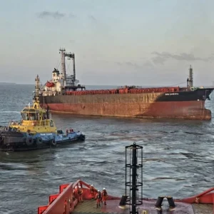 Marinha do Brasil coordena salvamento de navio mercante africano na costa do Amapá