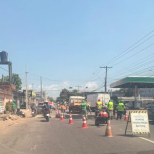 Prefeitura intensifica operação tapa-buracos na principal via de ligação da Zona Norte de Macapá