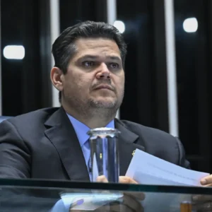 Alcolumbre diz ter 48 votos para se reeleger no Senado