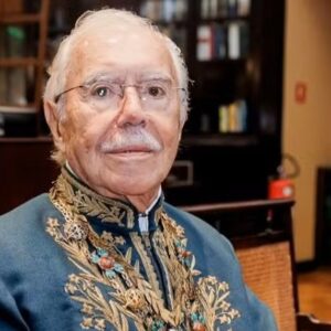 José Sarney segue internado após cirurgia intestinal; quadro permanece estável
