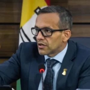Pedro DaLua se licencia da Prefeitura por uma situação política e institucional atípica