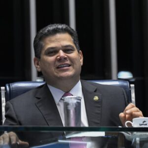 Davi celebra terceira descoberta de petróleo em poço no litoral do Amapá
