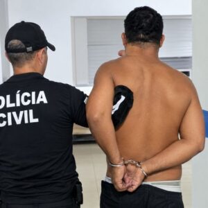 Justiça mantém prisão de acusado de matar companheira a facadas na frente da filha